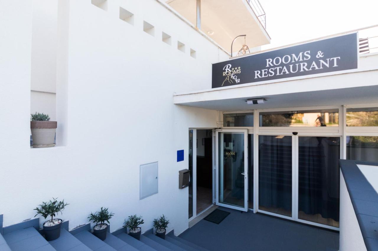 Hotel Rooms Roccia Novigrad  Exterior foto